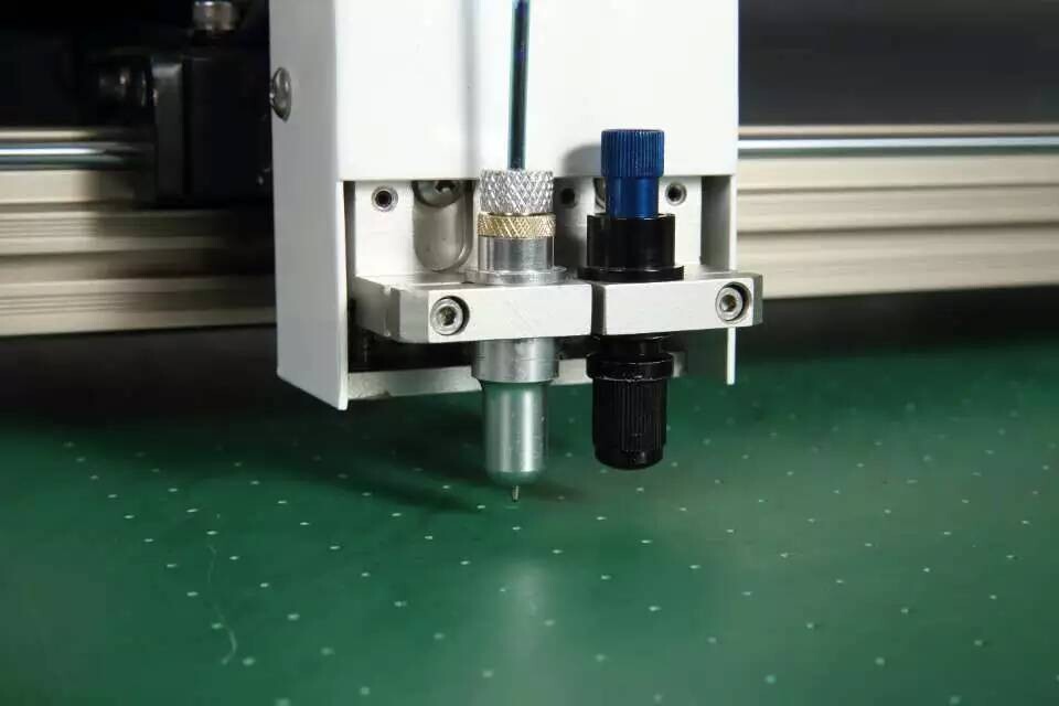 ccm線性滑臺在裁斷機上的應(yīng)用