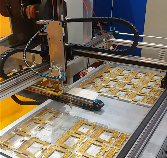 XYZ三軸加獨立送料軸視頻